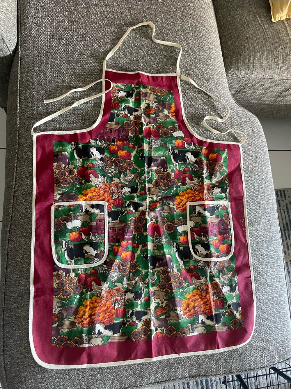 Floral Farmhouse Cotton Apron in Burgundy